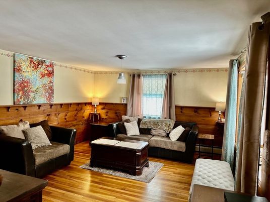 Interior, Living room, Pendant Lights, Wood Texture Flooring