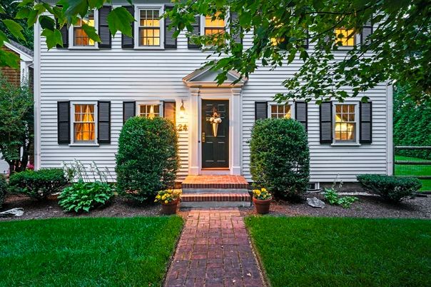 Exterior, Facade, Cape Cod