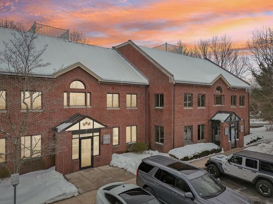 Exterior, Facade, Brick Facade, Rowhouse