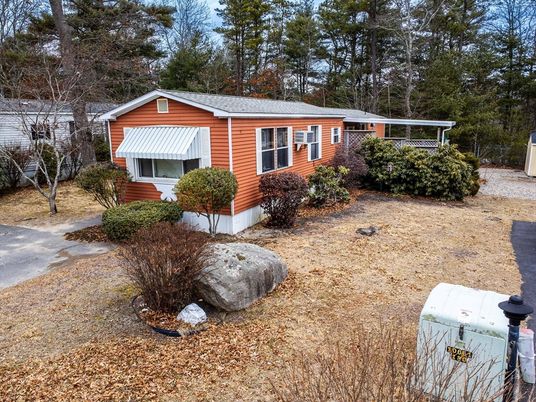 Exterior, Facade, Brick Facade, Cape Cod