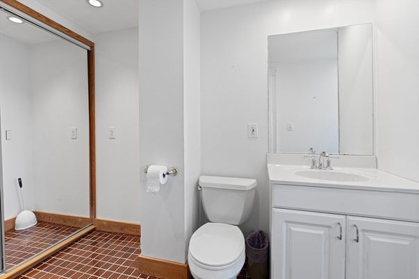 Bathroom, Interior, Recessed Lighting