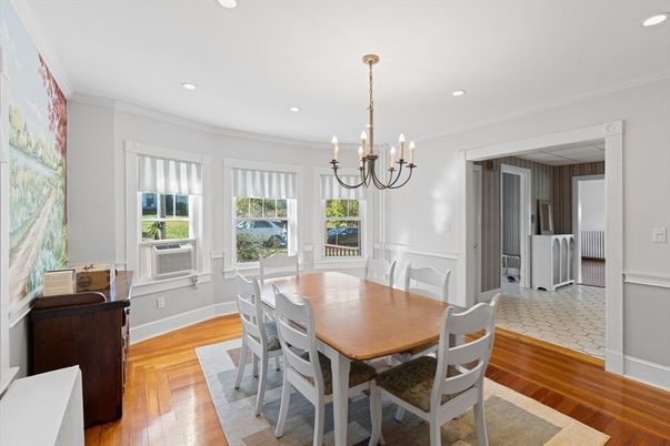 Chandelier, Dining room, Interior, Recessed Lighting, Wood Texture Flooring