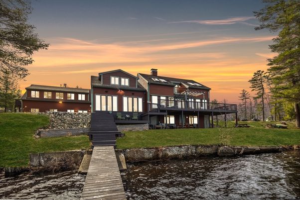 Exterior, Lake