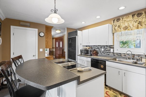 Dining room, Interior, Kitchen, Pendant Lights, Recessed Lighting