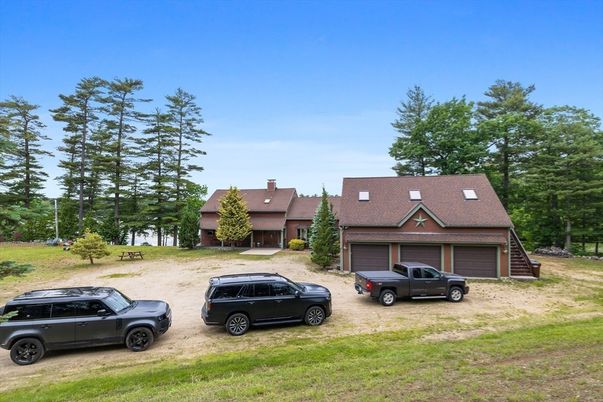 Attached, Backyard, Exterior, Facade, Brick Facade, Log Home