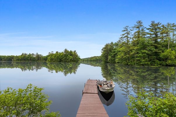 Exterior, Lake