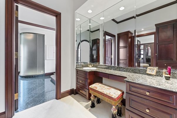 Bathroom, Interior, Recessed Lighting
