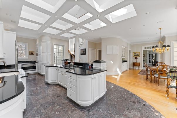 Chandelier, Dining room, Interior, Kitchen, Pendant Lights, Recessed Lighting, Wood Texture Flooring