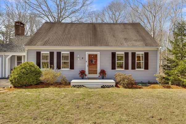 Exterior, Facade, Cape Cod