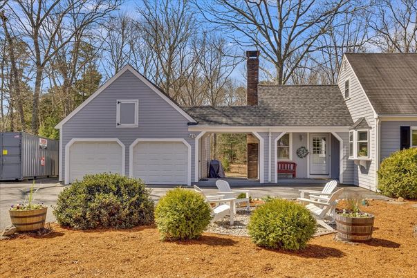 Attached, Exterior, Facade, Cape Cod