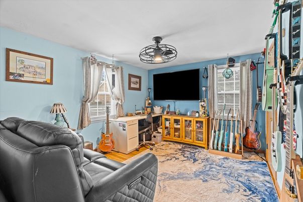 Home Office, Interior