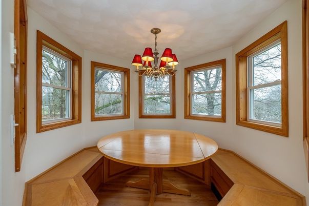 Chandelier, Interior