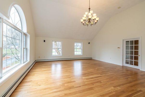 Chandelier, Empty room, Interior, Wood Texture Flooring