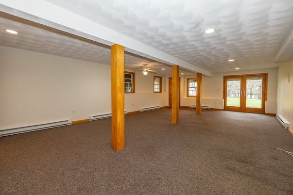 Empty room, Interior, Recessed Lighting