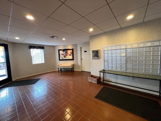 Game Room, Interior, Recessed Lighting