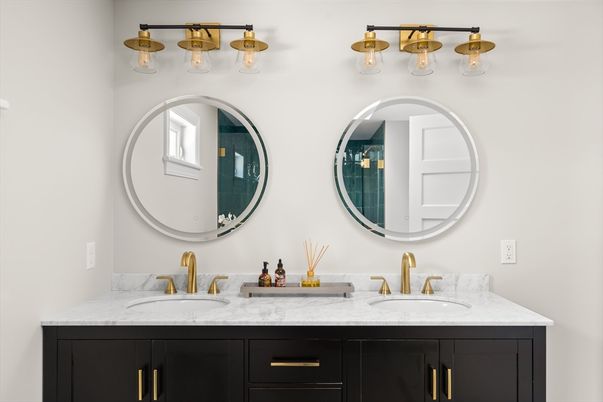 Bathroom, Dual Sink Vanities, Interior