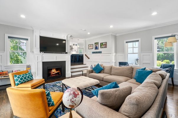 Fireplace, Interior, Living room, Pendant Lights, Recessed Lighting, Wood Texture Flooring