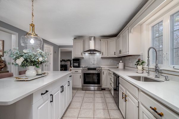 Interior, Kitchen, Pendant Lights, Stainless Steel Appliances