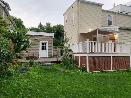 Backyard, Exterior