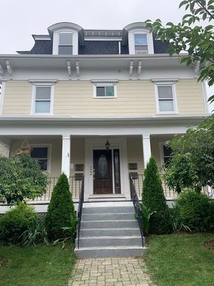 Exterior, Facade, American Foursquare