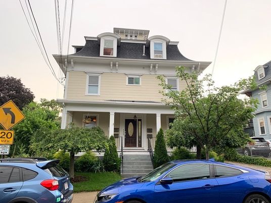 Exterior, Facade, American Foursquare