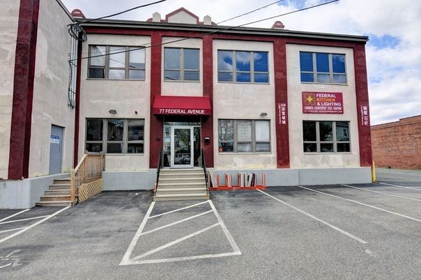 Exterior, Facade, Rowhouse