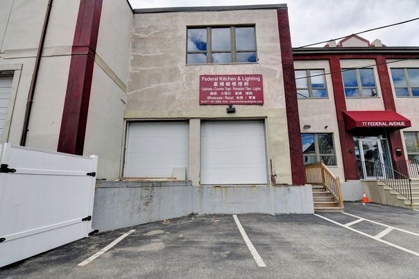 Attached, Exterior, Facade, Rowhouse