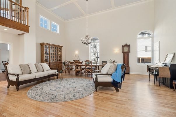 Chandelier, Dining room, Interior, Living room, Pendant Lights, Piano, Wood Texture Flooring