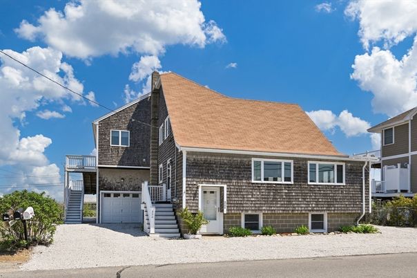 Attached, Exterior, Facade, Cape Cod