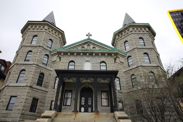 Exterior, Facade, Queen Anne Victorian