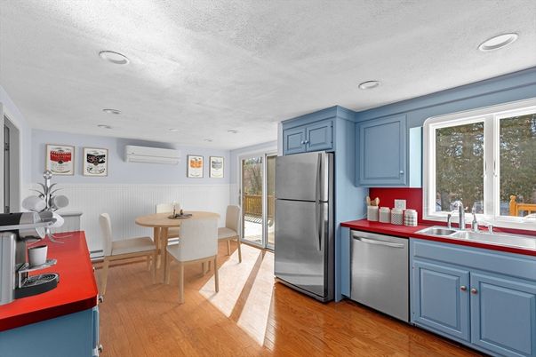 Dining room, Interior, Kitchen, Recessed Lighting, Stainless Steel Appliances, Wood Texture Flooring