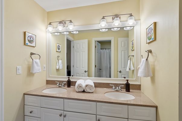 Bathroom, Dual Sink Vanities, Interior