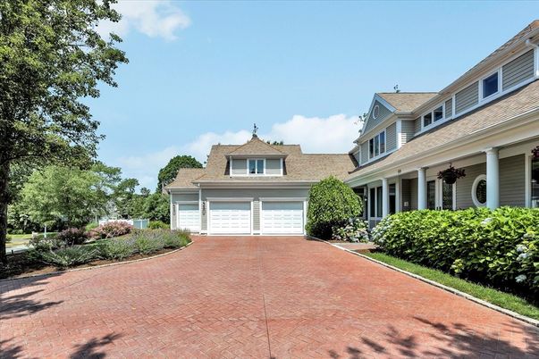 Attached, Exterior, Facade, Cape Cod