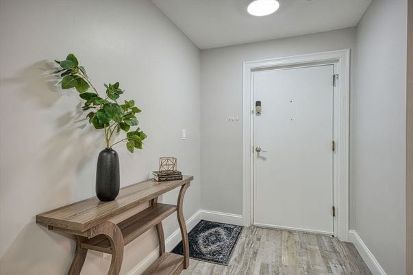 Interior, Recessed Lighting, Wood Texture Flooring