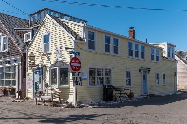 Exterior, Facade, Queen Anne Victorian