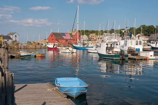 Exterior, Lake