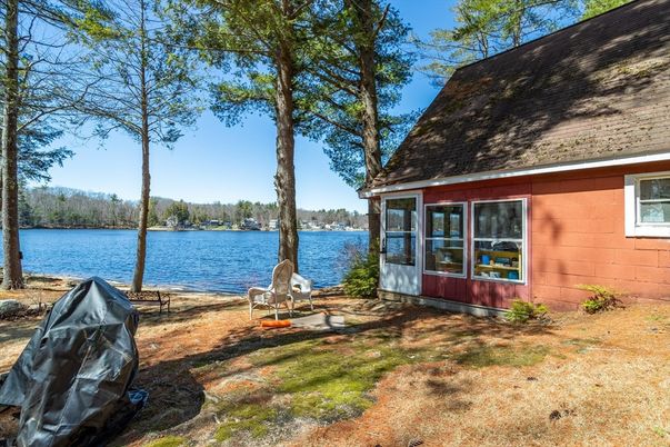 Exterior, Lake