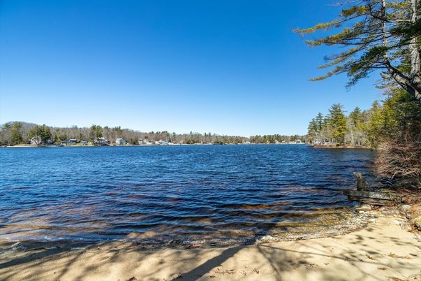 Exterior, Lake