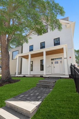 Attached, Exterior, Facade, Farmhouse