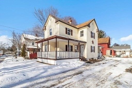 Backyard, Exterior, Facade, Queen Anne Victorian