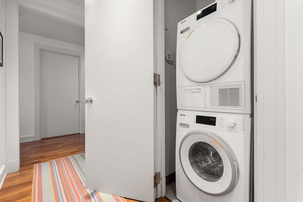 Interior, Utility Closets, Washer, Wood Texture Flooring