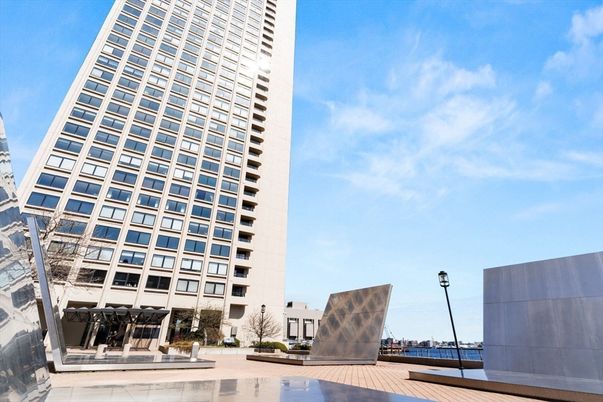 Exterior, Facade, Highrise