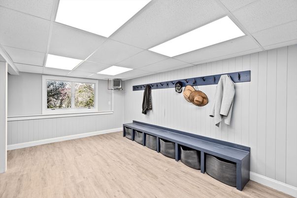 Interior, Recessed Lighting, Wood Texture Flooring