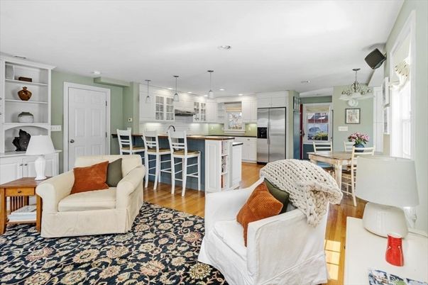 Dining room, Interior, Kitchen, Living room, Pendant Lights, Recessed Lighting, Stainless Steel Appliances, Wood Texture Flooring