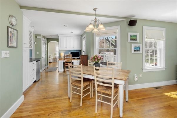 Chandelier, Dining room, Interior, Recessed Lighting, Wood Texture Flooring