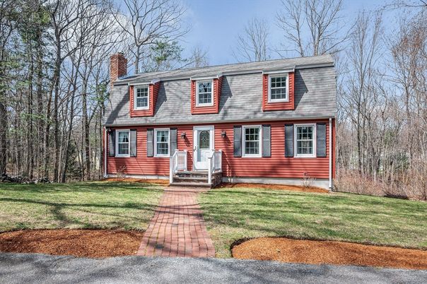 Exterior, Facade, Cape Cod