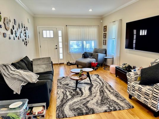 Interior, Living room, Recessed Lighting, Wood Texture Flooring