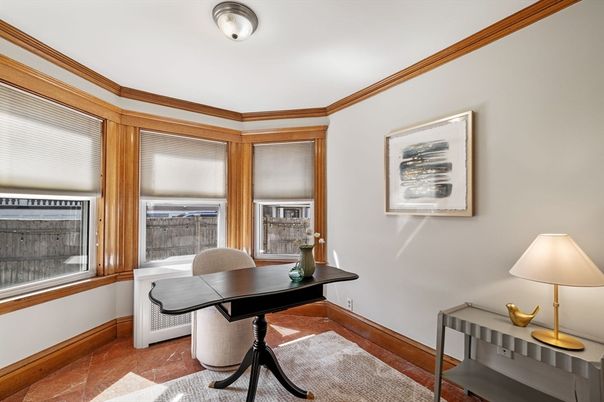 Home Office, Interior