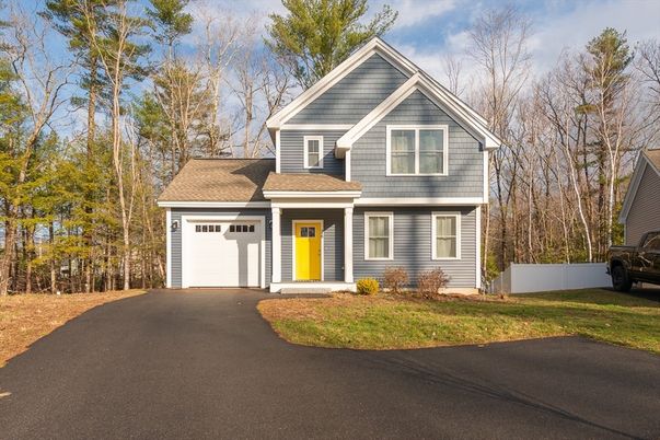 Attached, Exterior, Facade, Farmhouse