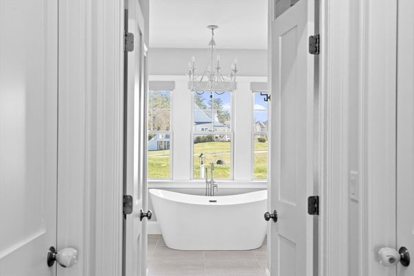 Bathroom, Chandelier, Free Standing Baths, Interior